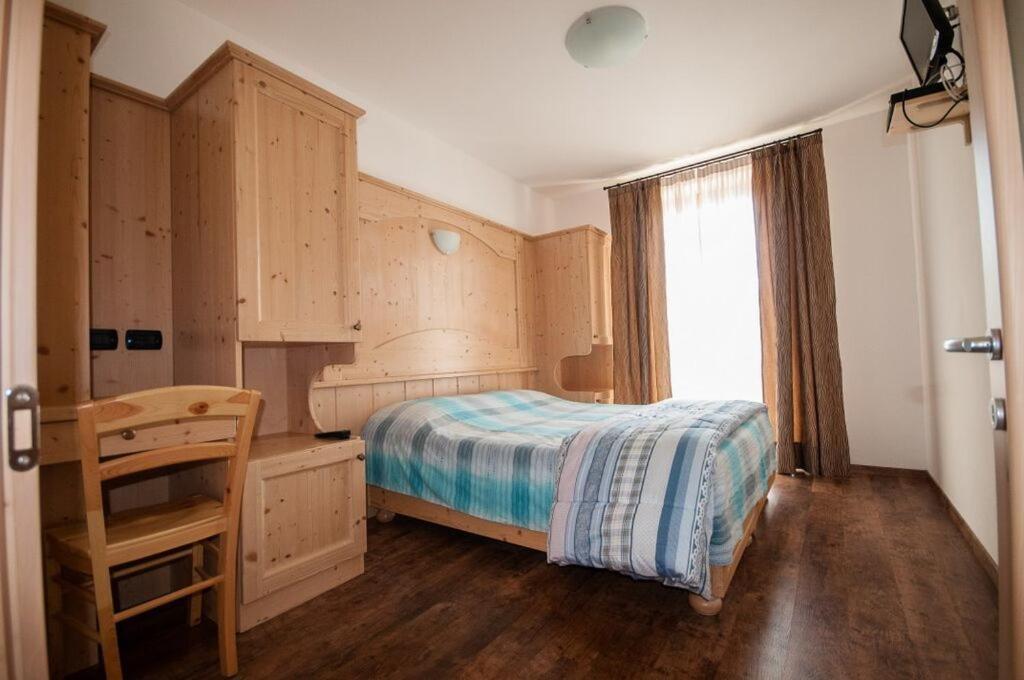B&B Ledro AFFITTACAMERE Mezzolago Habitación foto