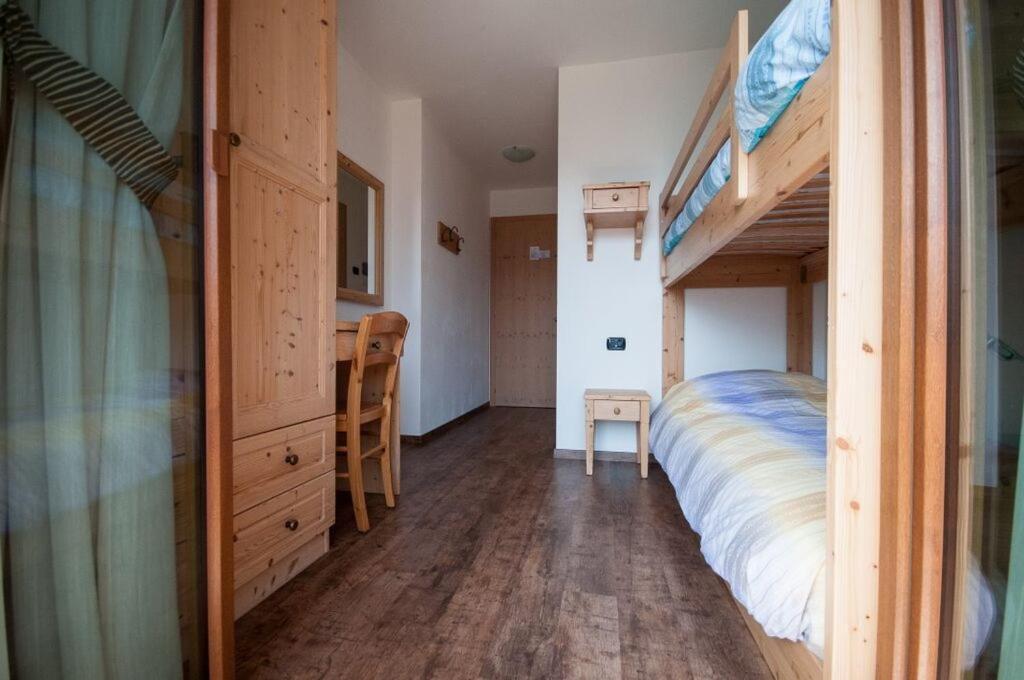 B&B Ledro AFFITTACAMERE Mezzolago Habitación foto